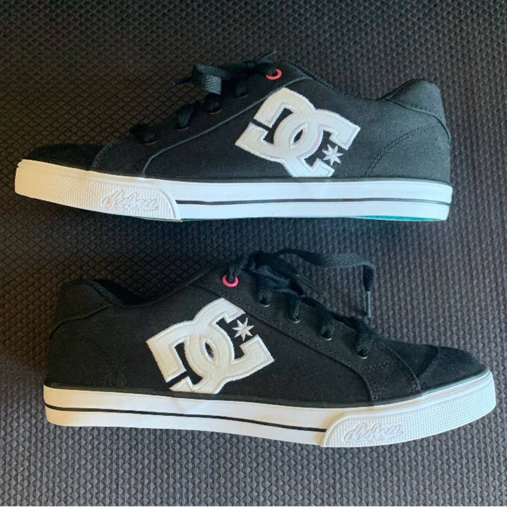 DC Youth Chelsea TX sneakers, size 6.5 , in box unworn.